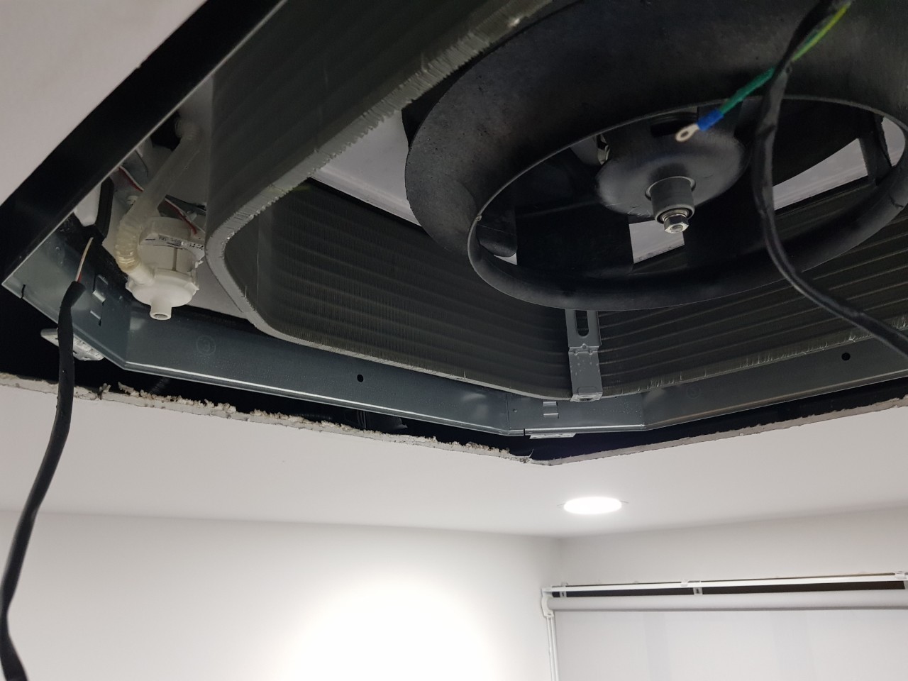 รับล้างแอร์ระบบ VRV VRF ราคาประหยัด